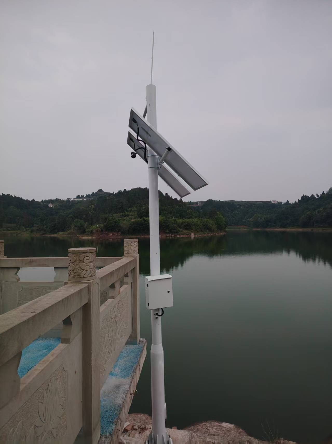重庆某水库水质监测及环境监测监控摄像头安装